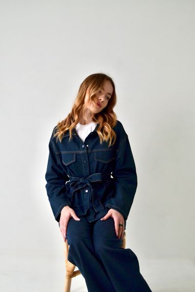 Жіночий джинсовий костюм із поясом Dark Indigo  Костюм Dark Indigo фото