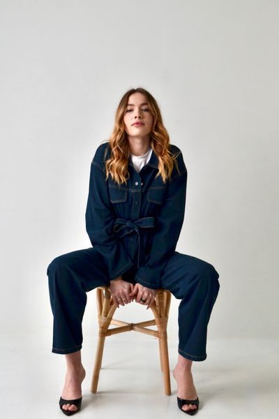 Жіночий джинсовий костюм із поясом Dark Indigo  Костюм Dark Indigo фото