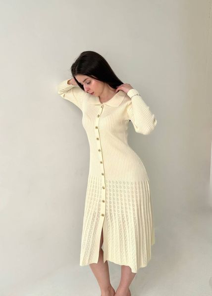 Елегантна трикотажна сукня з ґудзиками Ivory Charm Ivory Charm фото